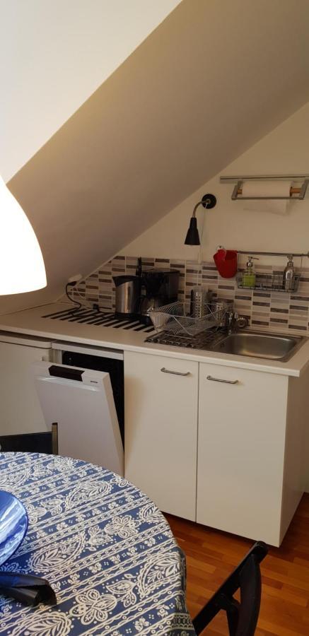 Luna City Apartman Apartment Шопрон Екстериор снимка