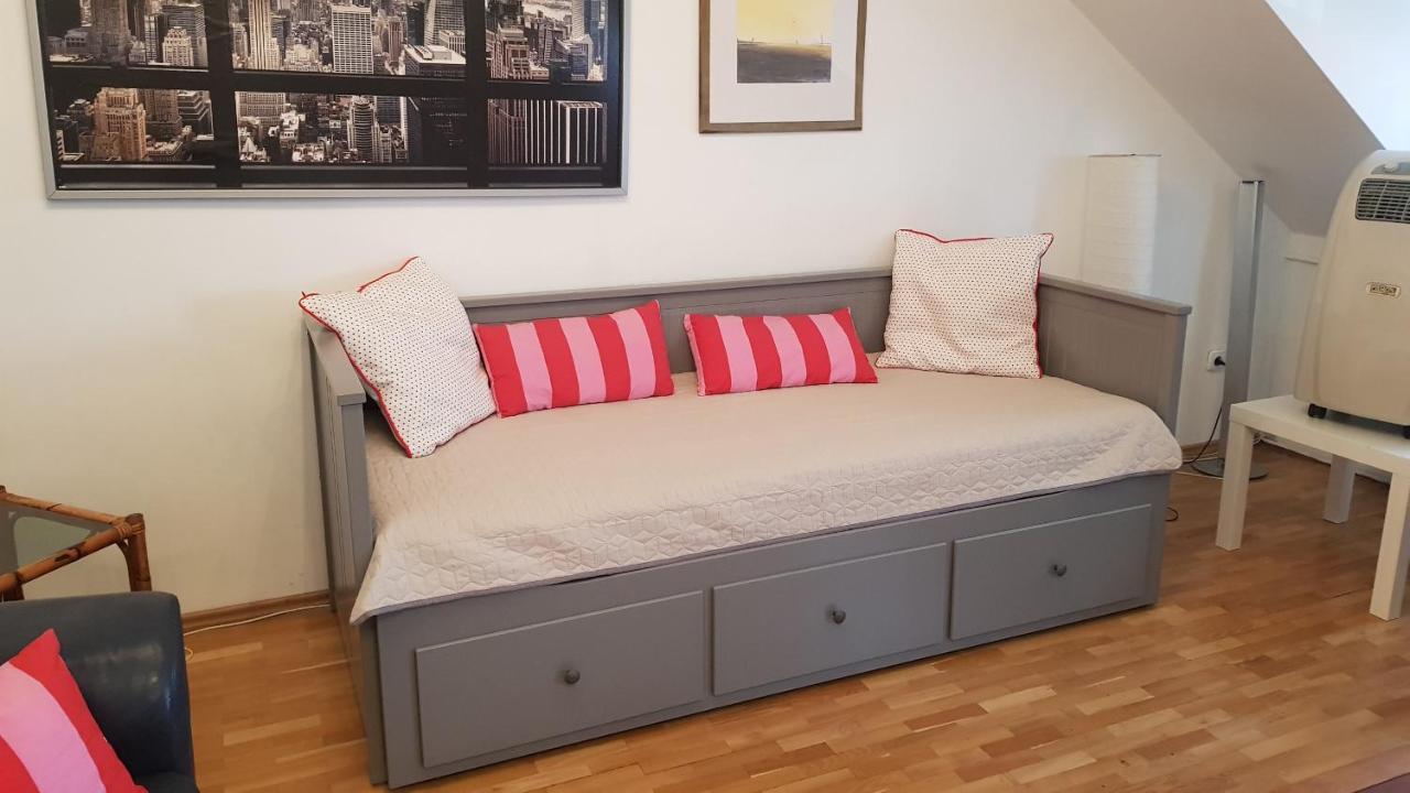 Luna City Apartman Apartment Шопрон Екстериор снимка