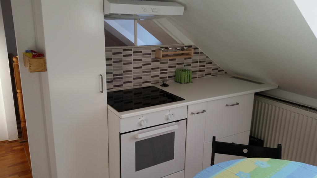 Luna City Apartman Apartment Шопрон Екстериор снимка